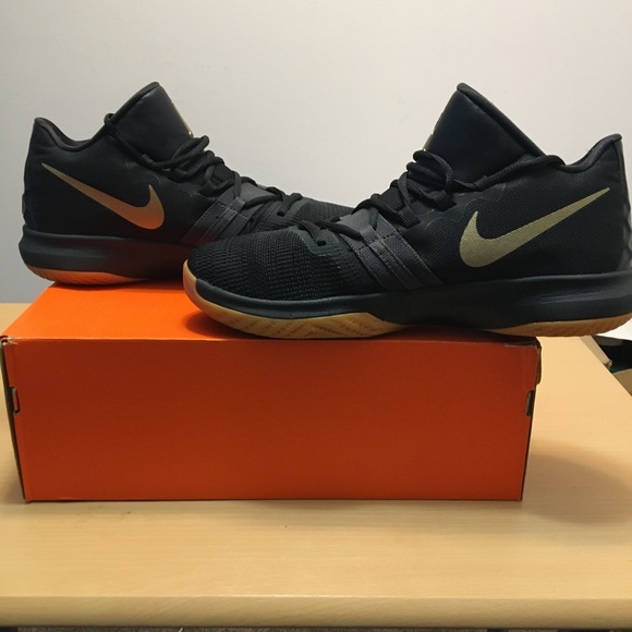 Nike Kyrie flytrap - Picture 2 of 7